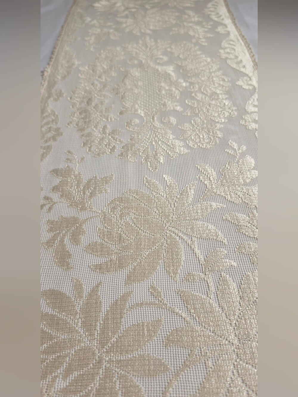 VINTAGE EASY CARE CREAM NET DOUBLE SIDE TABLE RUNNER